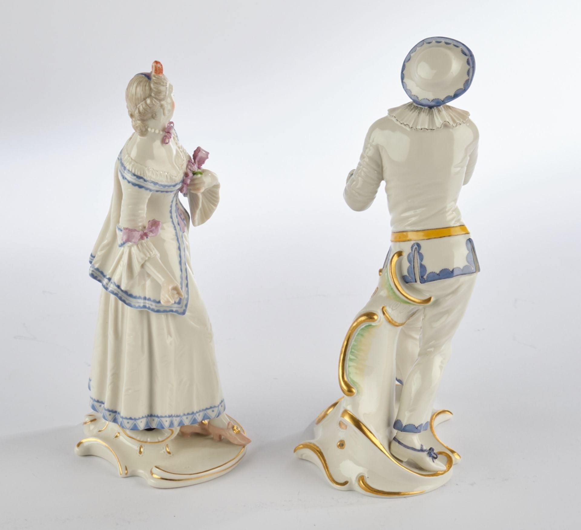 2 Porzellanfiguren, "Pierrot", "Lucinda", Nymphenburg, Modellnummern 54/0 und 69/3, polychrom und g - Bild 2 aus 3