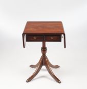 Kleiner Drop-Leaf-Table im englischen Stil, 20. Jh., Mahagoni, Platte seitlich aufklapp- und erweit