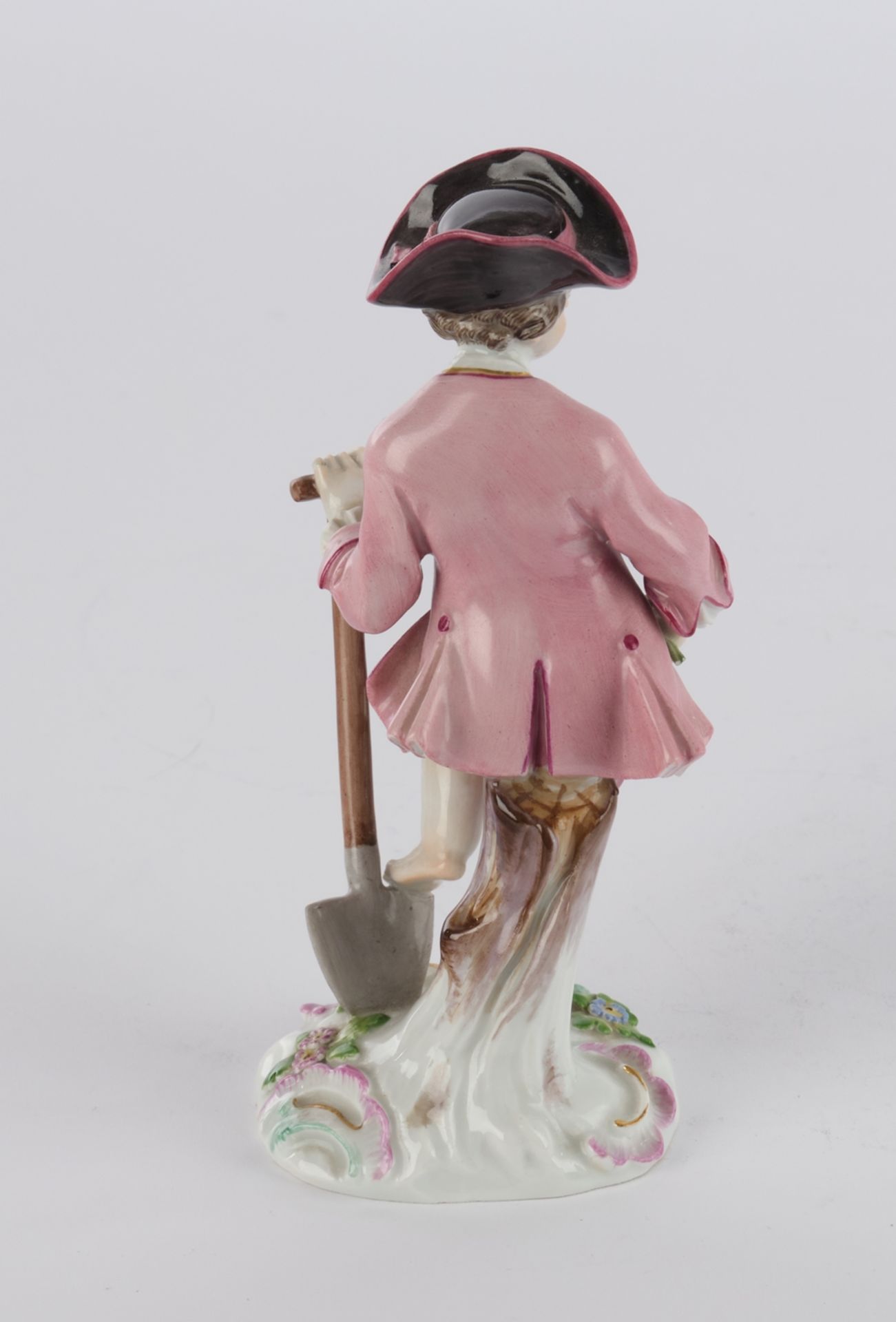 Porzellanfigur, "Gärtnerkind mit Spaten und Blumen", Meissen, Schwertermarke, 1. Wahl, Modellnummer - Bild 3 aus 4