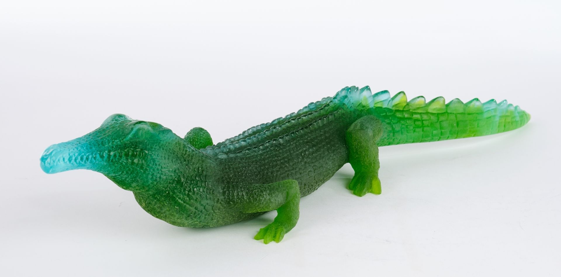 Daum, "Alligator", Glasfigur, Pâte de verre, grün, umseitig bezeichnet Daum France, 10 cm hoch, 51. - Bild 4 aus 6