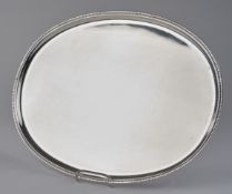Platte, Silber 925, Wilhelm Binder, oval, glatter Spiegel, gekerbter Rand, 45 x 34.5 cm, ca. 1.270 