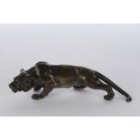 Bronze, patiniert, "Schleichender Tiger", unsigniert, 8.5 x 31 x 8.5 cm