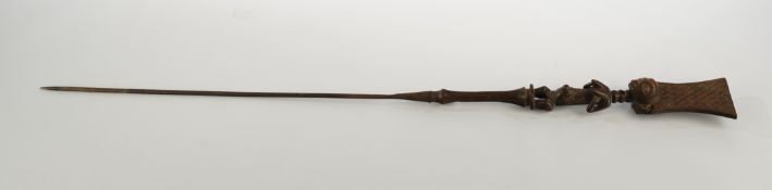 Zeremonienstab, "Weibliche Figur", Luba, Kongo, Afrika, Holz, Eisen, 152 cm hoch