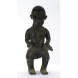 Figur, "Stehender Mann", Benin, Afrika, Bronze, dunkel patiniert, 58 cm hoch.