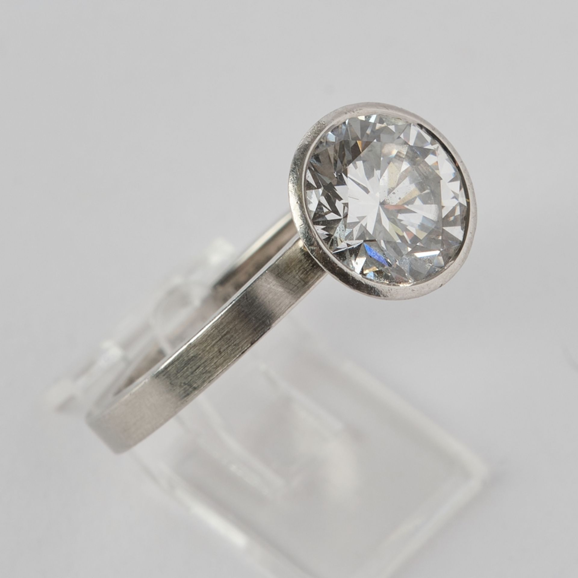 Solitärring, 2.56 ct., vs1, Farbe G, Platin 950, GIA-Certificate, Box, RM 53 - Bild 3 aus 5