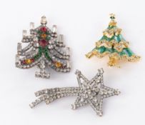 Konvolut Modeschmuck, 3 Weihnachtsbroschen (2x Tannenbaum, 1x Stern)