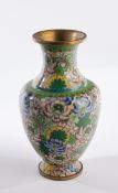 Cloisonné-Vase, China, 20. Jh., Balusterform, farbiger Blütendekor, 23 cm hoch