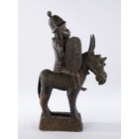 Figur, "Krieger auf Esel sitzend", Benin, Afrika, Bronze, dunkel patiniert, 37 cm hoch.