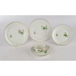 Tasse, Untertasse, 3 Teller, Meissen, Schwertermarke, 1. Wahl, Wiesenblumenmotive, bunt, Goldrand,