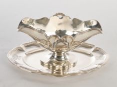 Saucière, Silber 950, Paris, 1859-1927, Emile Puiforcat, Schiffchenform, zwei seitliche, rocaillier