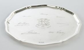 Platte, Silber 925, Wilkens, um 1935, passig-geschweifter Rand, Spiegel mit datierter Monogrammgrav