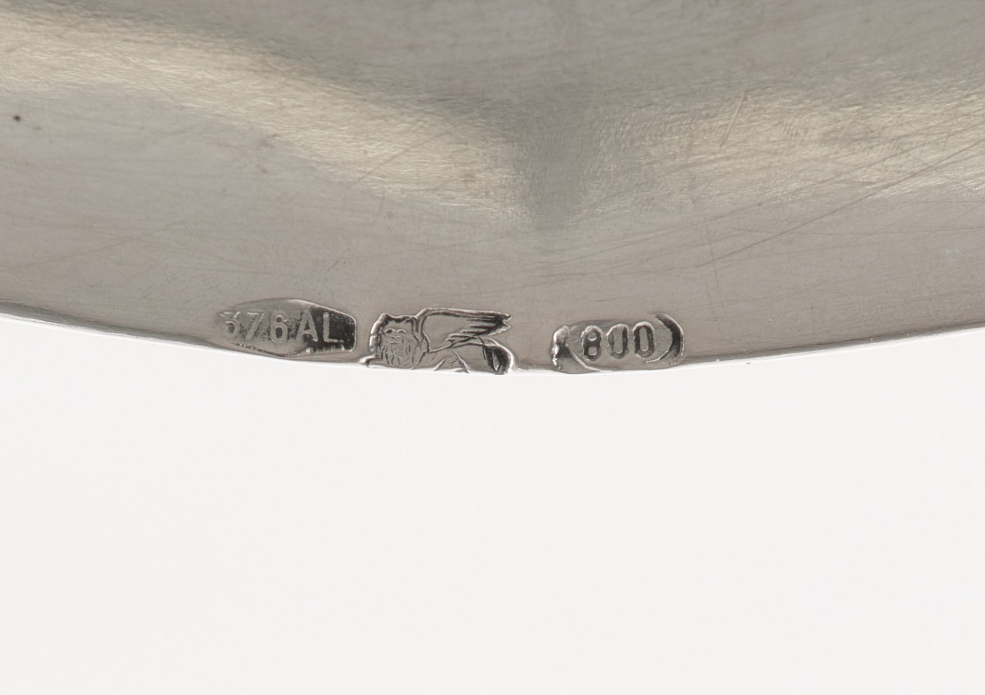 Ziervase, Silber 800, Italien, vierfach gegliederte Balusterform im Schlangenhautdekor mit Ranken u - Bild 3 aus 3