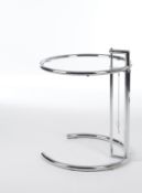 Adjustable Table E1027, Beistelltisch, Entwurf Eileen Gray (1878 - 1976), runde Tischplatte aus Kri