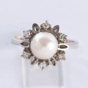 Ring, WG 585, zentrale Perle, 6 Brillanten, ca. 4.45 g, RM 56