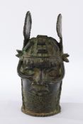 Bronzekopf, "Krieger", Benin, Afrika, Bronze, patiniert, 22.5 cm hoch.