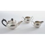 Teekännchen, Sahnegießer, Zuckerschale, Silber 925, Chester, 1912, gebaucht, Ohrenhenkel, je gravie