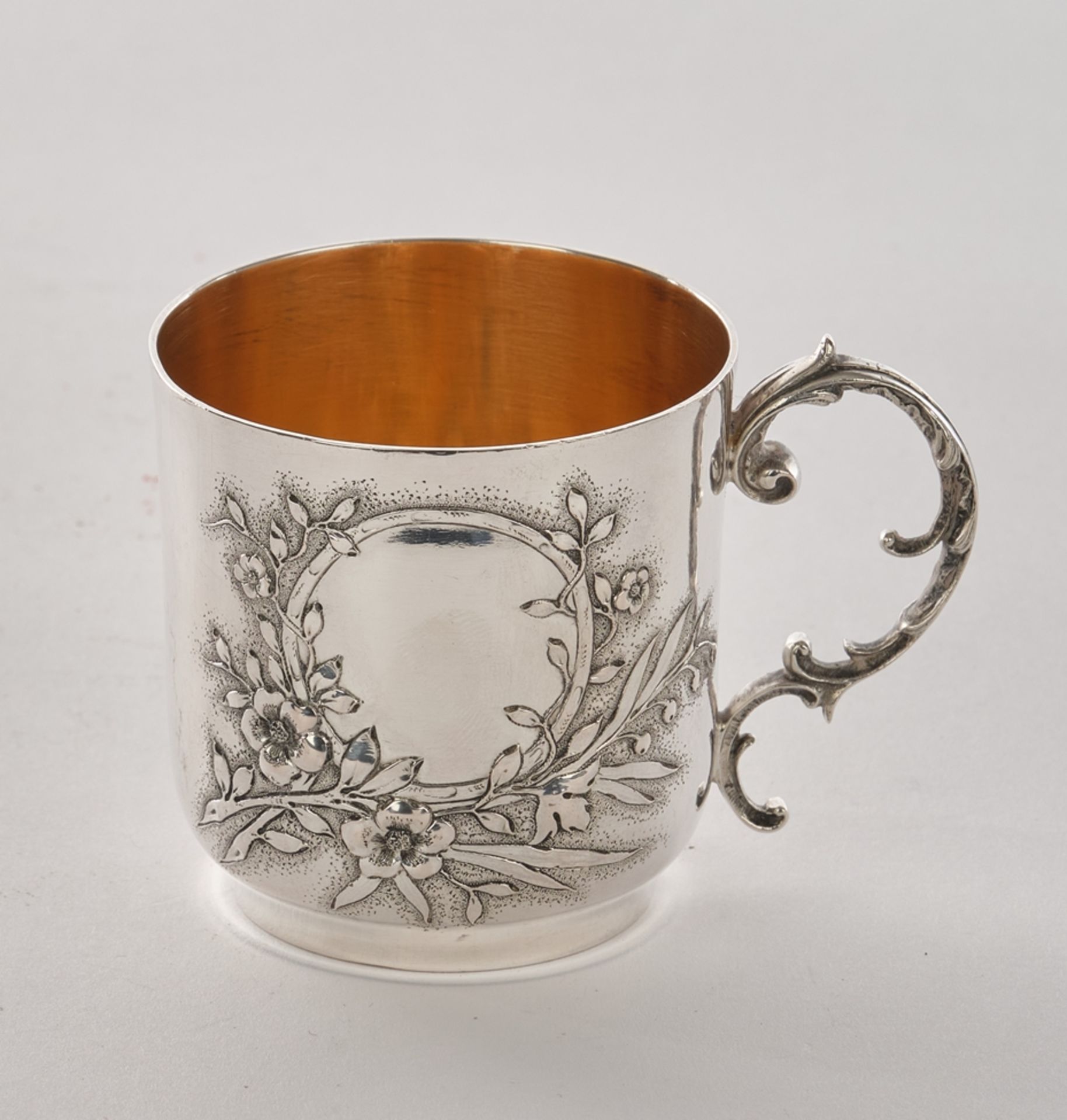 Tasse, Silber 800, Bruckmann, reliefierter Blütendekor, C-Henkel, innen vergoldet, 6.2 cm hoch, ca.