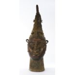 Bronzekopf, "Königin", Benin, Afrika, Bronze, patiniert, mit hohem Kopfschmuck, 68 cm hoch.