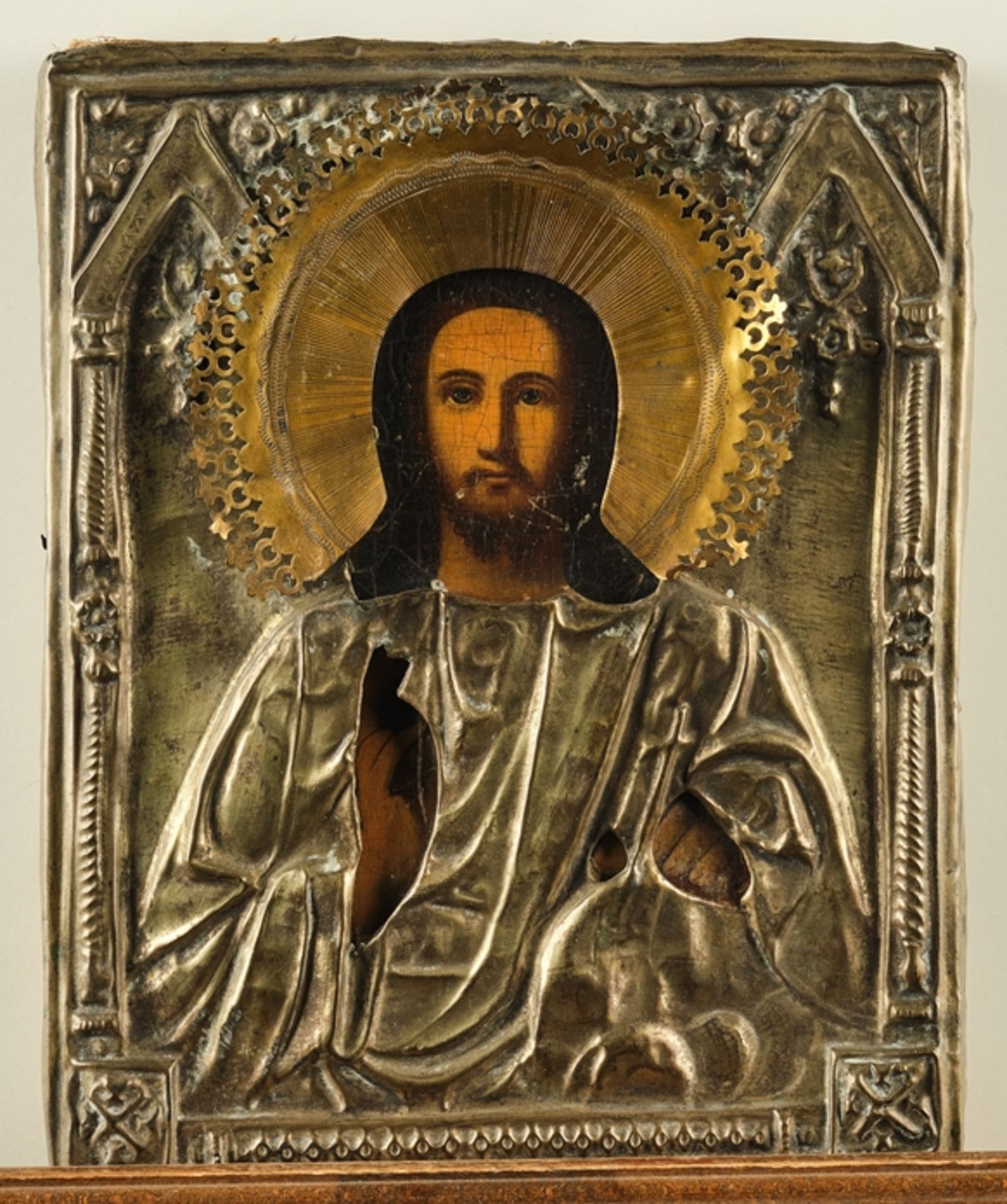 Ikone, Tempera auf Holz, Messingoklad, "Christus Pantokrator", 19. Jh., 23 x 18.5 cm, übergangen - Image 2 of 3