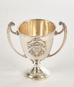 Pokal, Silber 925, Birmingham, 1923, Mappin & Webb, schauseitig aufgelegtes Wappen, hochgezogene Ha