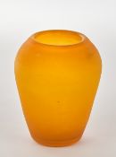 Vase, Muller Frères, Luneville, 1929/30er Jahre, Glas, orangefarben, Wandung zur Schulter hin anste