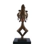 Reliquienfigur, Bakota, Gabun, Afrika, Grabwächter aus Holz, mit Kupfer- und Messingblech verziert,