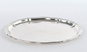 Tablett, Silber 800, Gbr. Kühn, oval, passig-geschweifter Profilrand, 30 x 23 cm, ca. 336 g