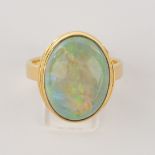 Ring, GG 750, Opal-Cabochon, ca. 7,10ct, 10,1g, RM 57