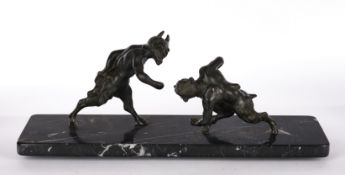 Bronze, "Zwei kämpfende Faune", auf Marmorsockel, signiert Antonio, ca. 13 cm hoch