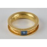 Ring, GG 750, Atelierarbeit mit Saphir-Carré, 5.6 g, RM 53.5