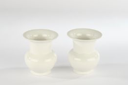 Paar Vasen, "Fidibus", KPM Berlin, Weißporzellan, 9.8 cm hoch