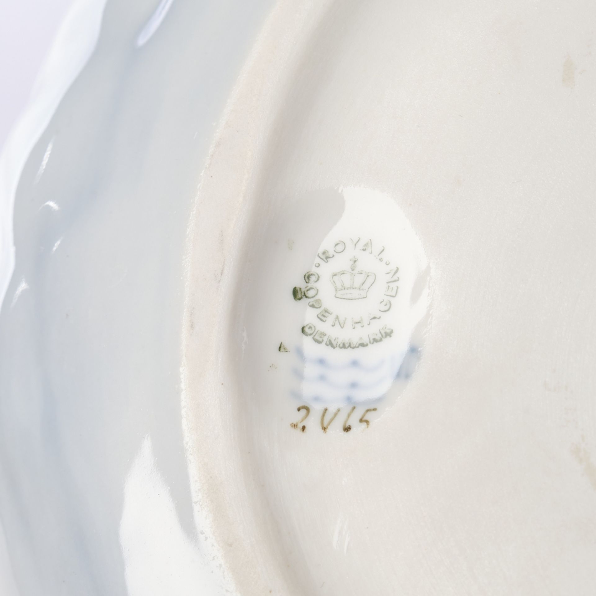 Zierschale, "Taschenkrebs", Royal Kopenhagen, Modellnummer 2465, polychrom, 6.5 x 24 x 19.5 cm - Bild 3 aus 3