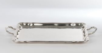 Tablett, Silber 800, Italien, rechteckig, passig-geschweifter Profilrand, zwei Tragegriffe, Spiegel
