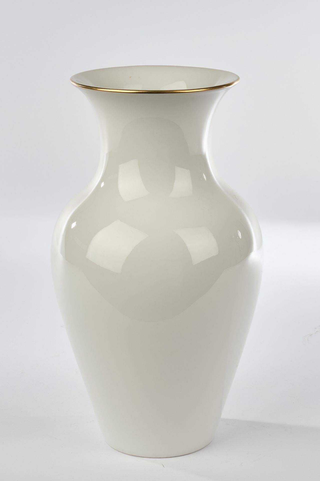 Vase, KPM Berlin, chinesische Form, Weißporzellan, Goldrand, 28 cm hoch