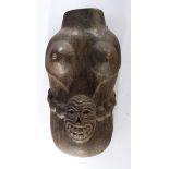 Leibmaske, weiblich, Makonde, Tansania, Afrika, Holz, braun, Bauchkette mit Totenkopf, geschnitzt,