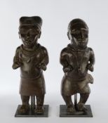 2 Bronzefiguren, "Hofzwerge", Benin, Afrika, hohl gegossen, lange Oberkörper, je Halskette, Arme un