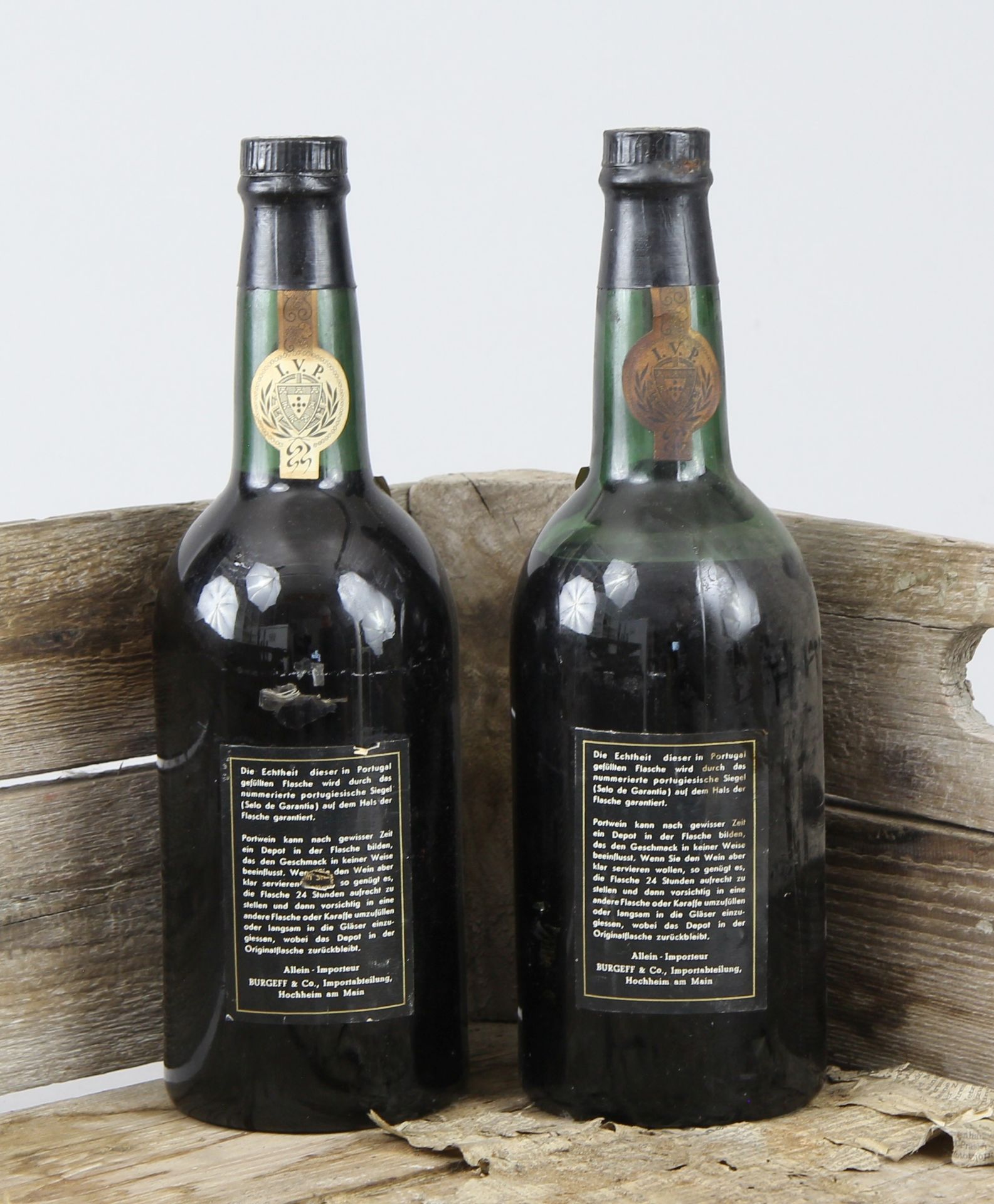 Zwei Flaschen "Cockburn´s Fine Old Tawny" - Image 2 of 2