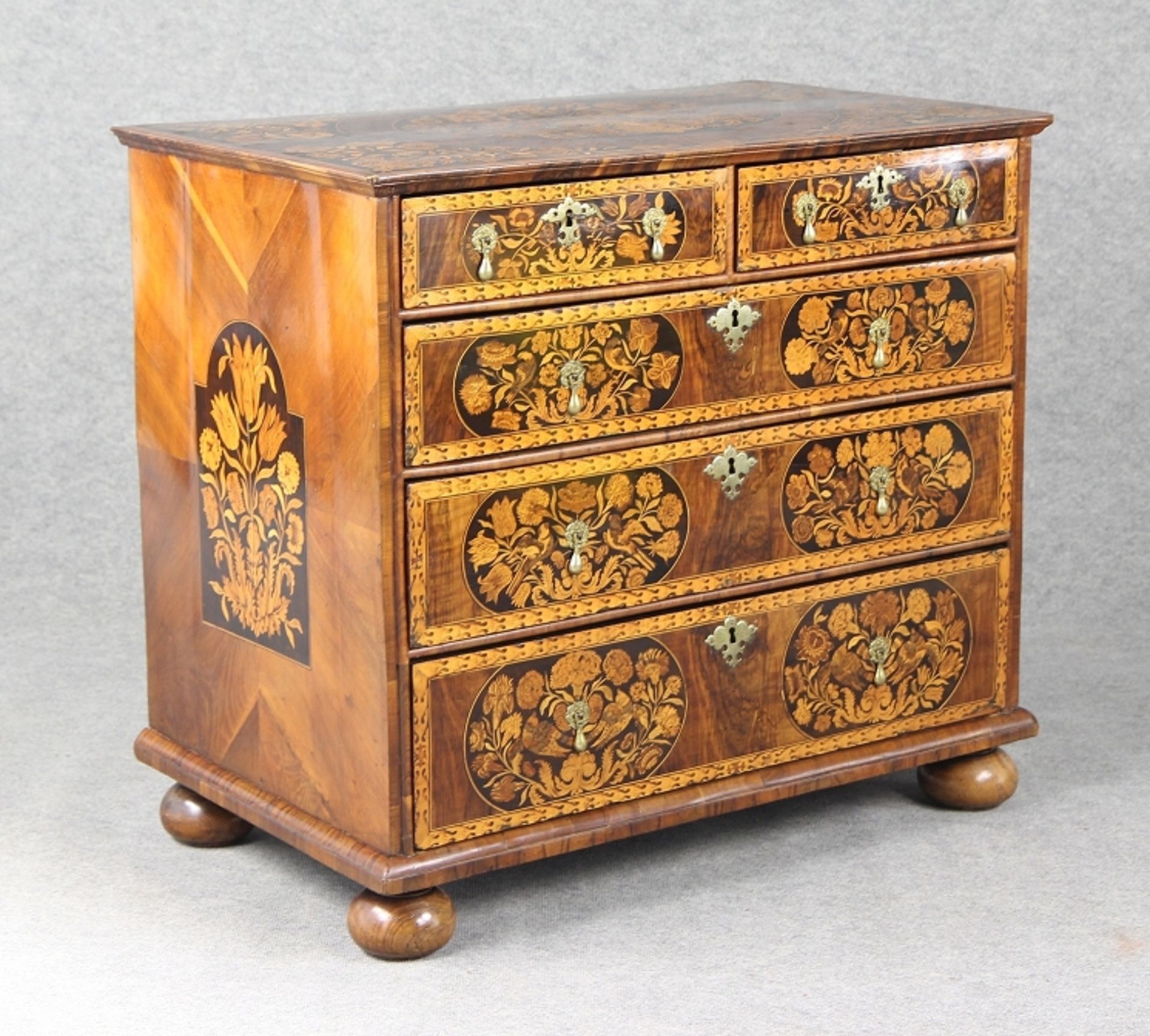 William & Mary - Chest of Drawers - Image 2 of 15