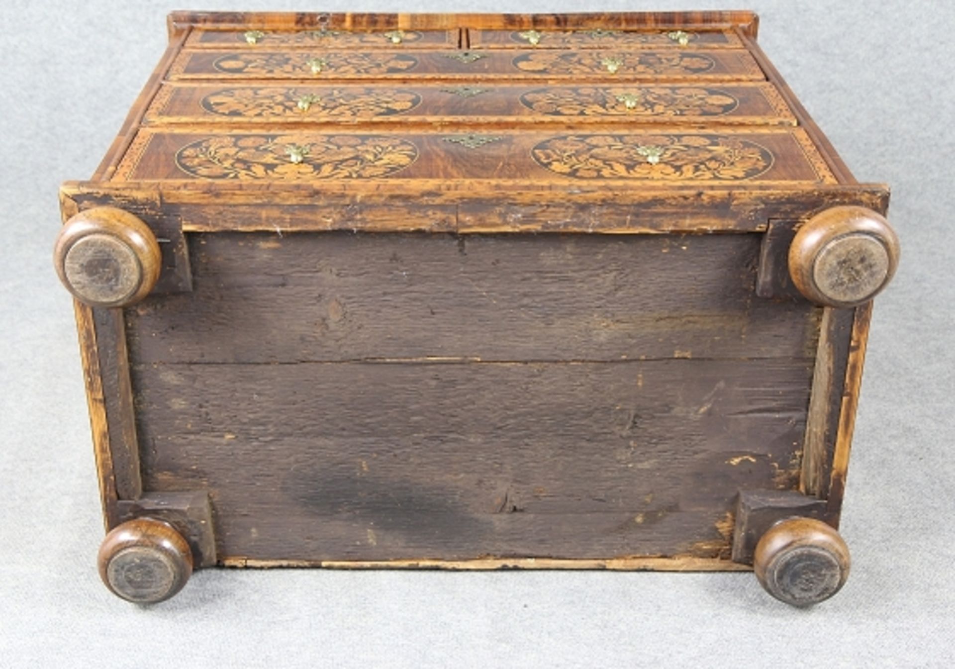 William & Mary - Chest of Drawers - Image 15 of 15