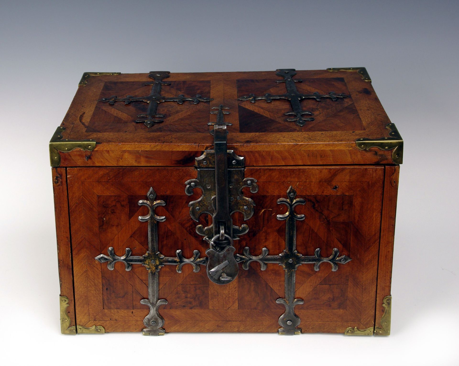 Box with inlays and secret drawers - Image 4 of 6