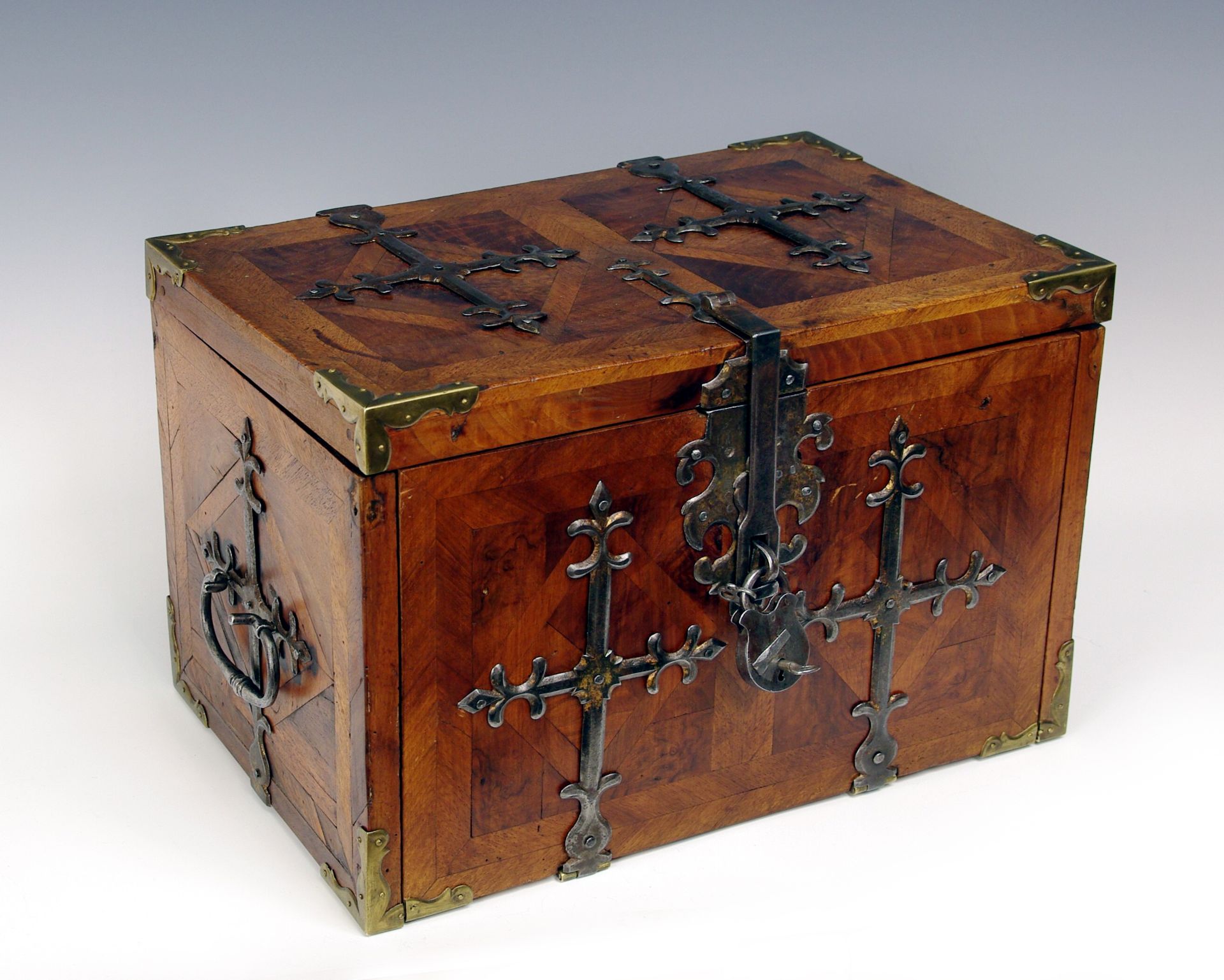 Box with inlays and secret drawers - Image 5 of 6