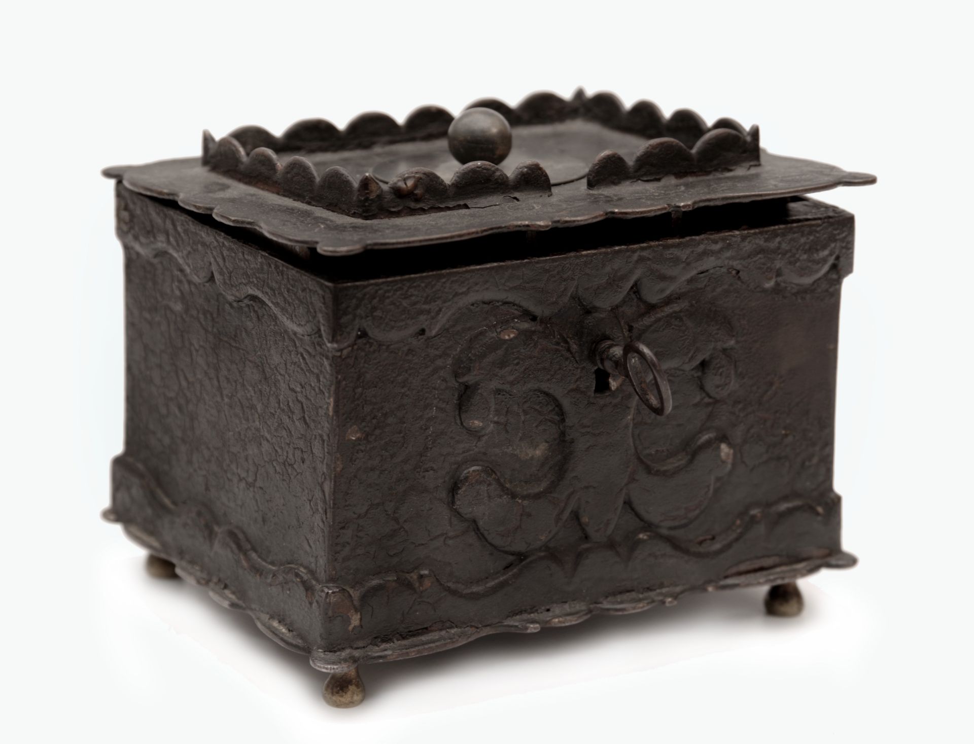 Small iron money box - Image 3 of 4