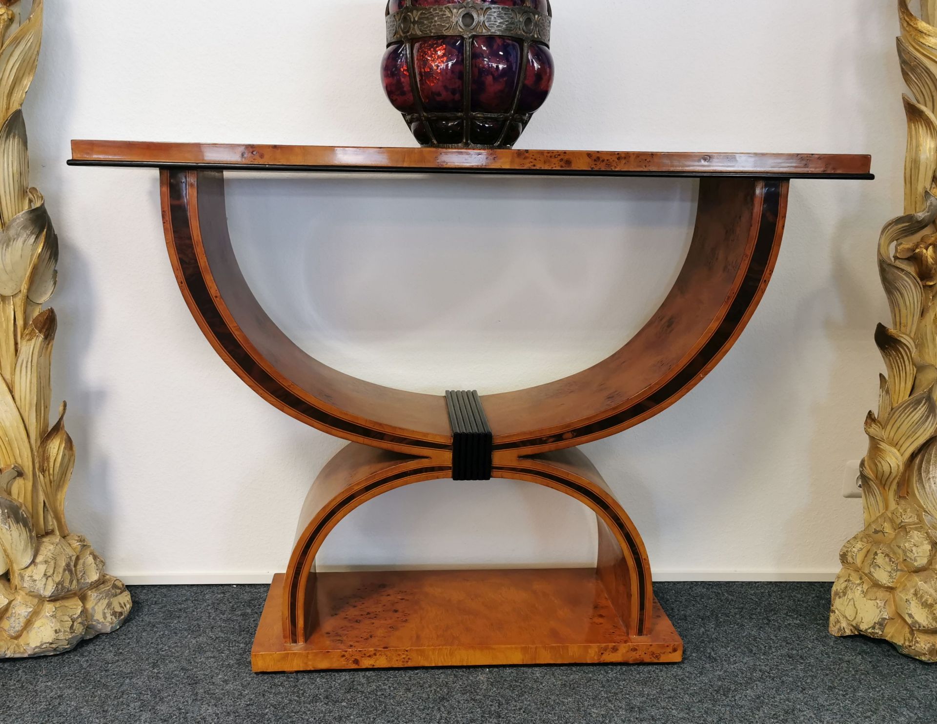 CONSOLE TABLE