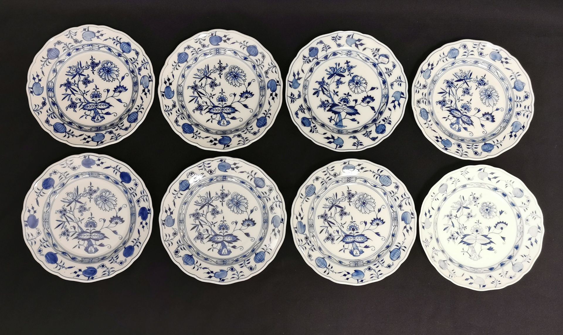 8 MEISSEN PLATES "ONION PATTERN"