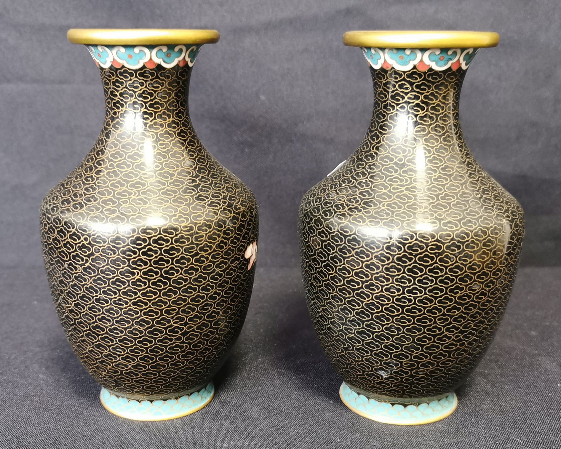 PAIR OF CLOISONNÈ VASES - Image 3 of 5