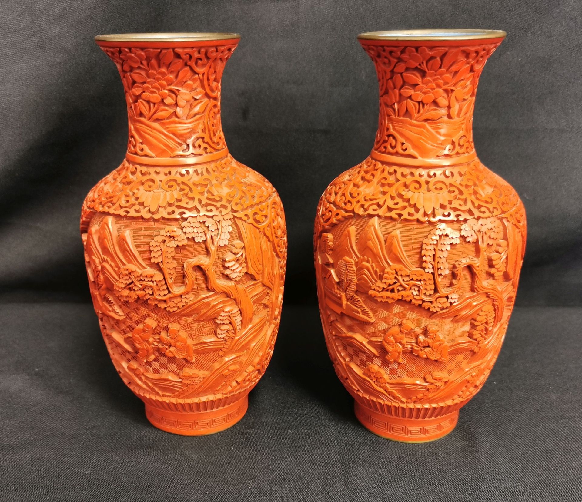 2 CHINESE VASES IN THE APPEARANCE OF RED LACQUER, 20th c. - Image 3 of 6