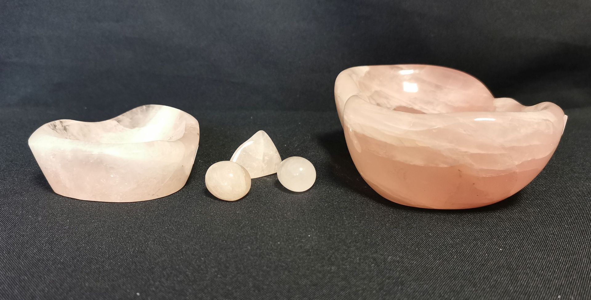 ROSE QUARTZ OBEJCTS - Image 3 of 3