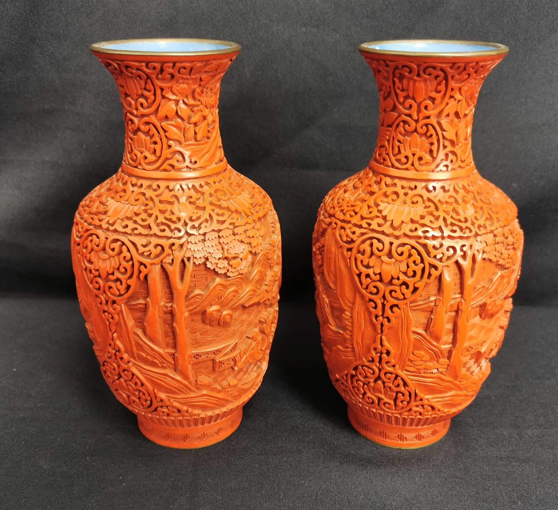 2 CHINESE VASES IN THE APPEARANCE OF RED LACQUER, 20th c. - Image 4 of 6