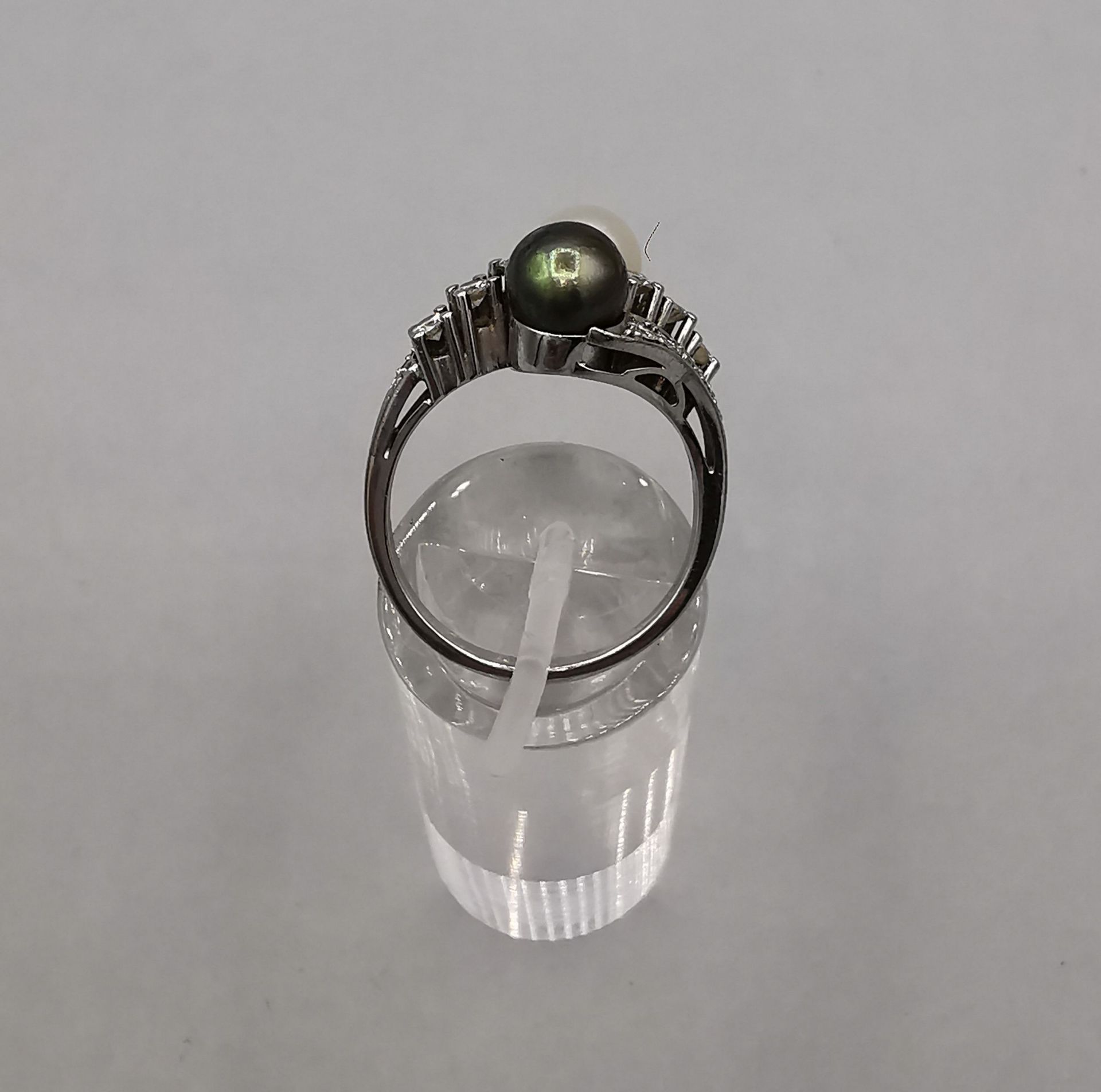 RING WITH PEARLS AND BRILLANTS - Image 2 of 4