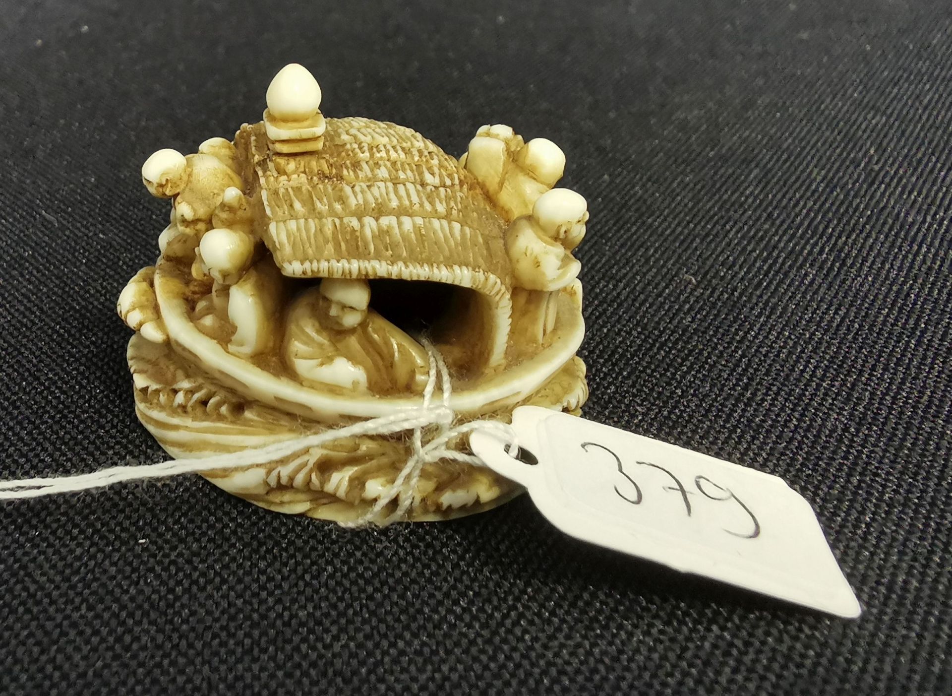 FINE NETSUKE: SHIP WITH PASSENGERS - Image 4 of 5